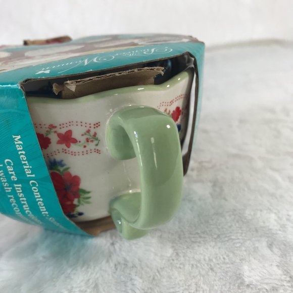 The Pioneer Woman Classic Charm 4-piece Measuring Bowls New - Picture 5 of 8